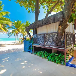 https://pousada-maralua.portodegalinhashotels.com